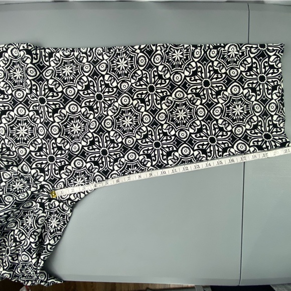 Talbots Petites Black and White Geometric Patterned Cropped Pants Wms sz 14W - Picture 12 of 13